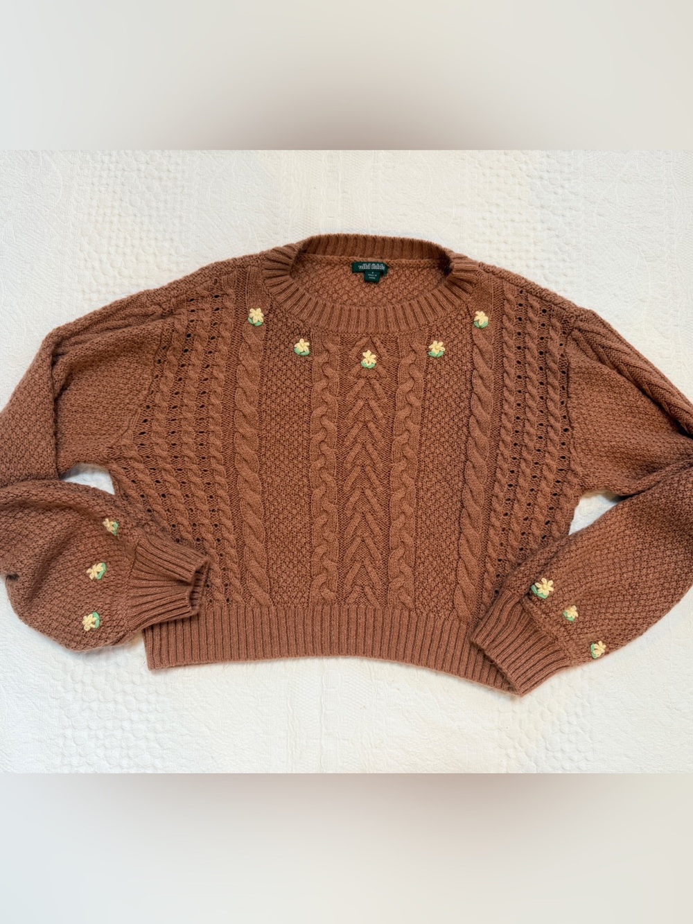 WILD FABLE Cable Knit Crew Neck Embroidered Cropped Sweater Women’s Small S